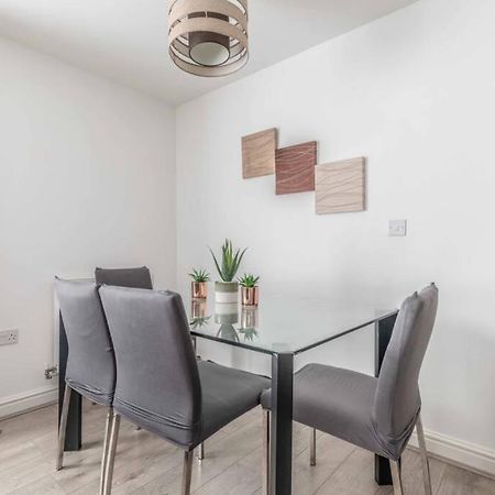 2 Bed & 2 Bath Cosy Apartment Slough- Free Parking 外观 照片