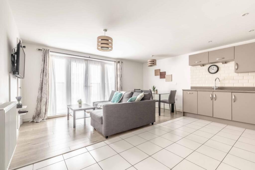 2 Bed & 2 Bath Cosy Apartment Slough- Free Parking 外观 照片