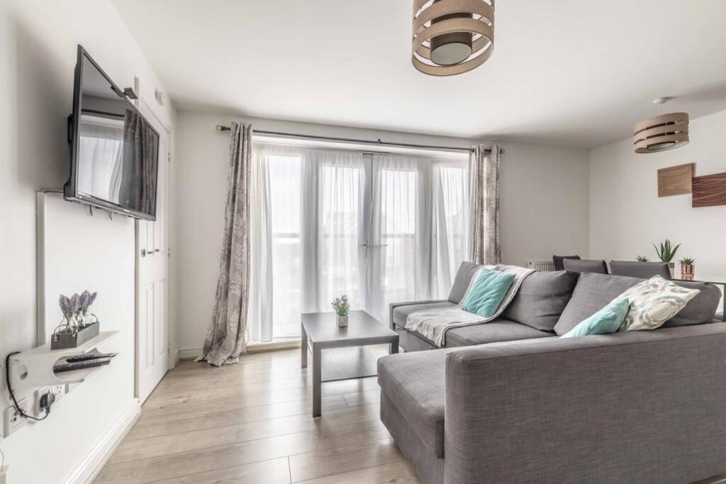 2 Bed & 2 Bath Cosy Apartment Slough- Free Parking 外观 照片